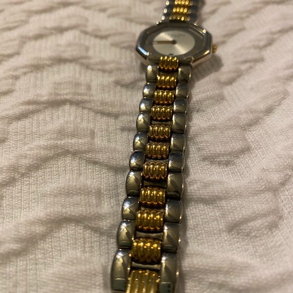 AUTHENTIC CHRISTIAN DIOR WATCH - Picture 4 of 9